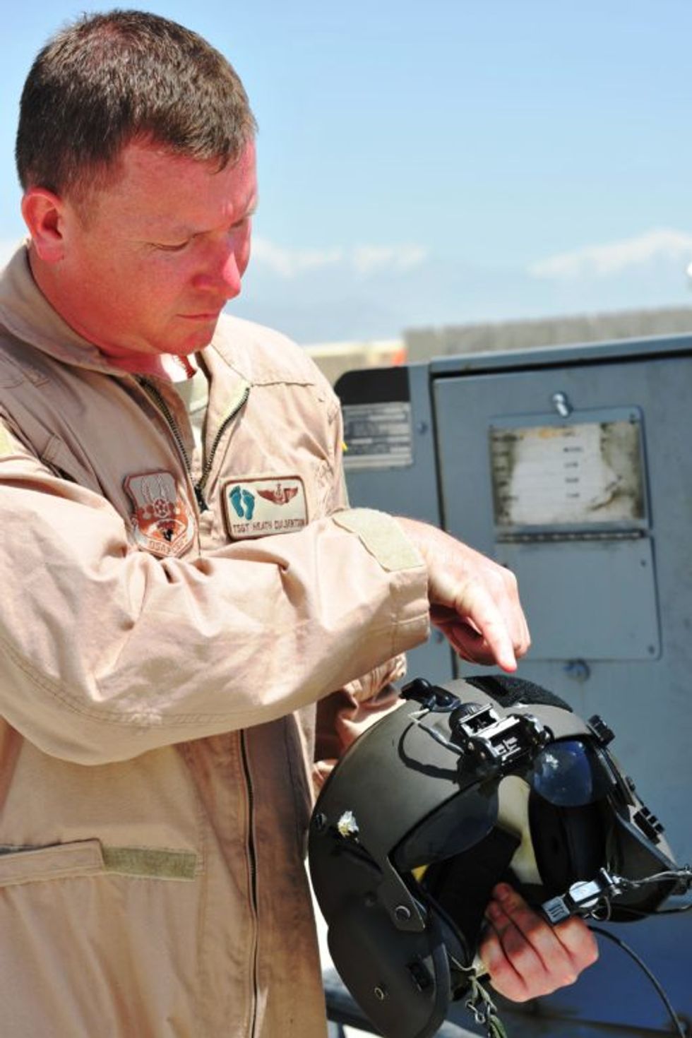 These 13 Troops Survived Headshots Thanks To Their Helmets Americas Military Entertainment Brand 7447