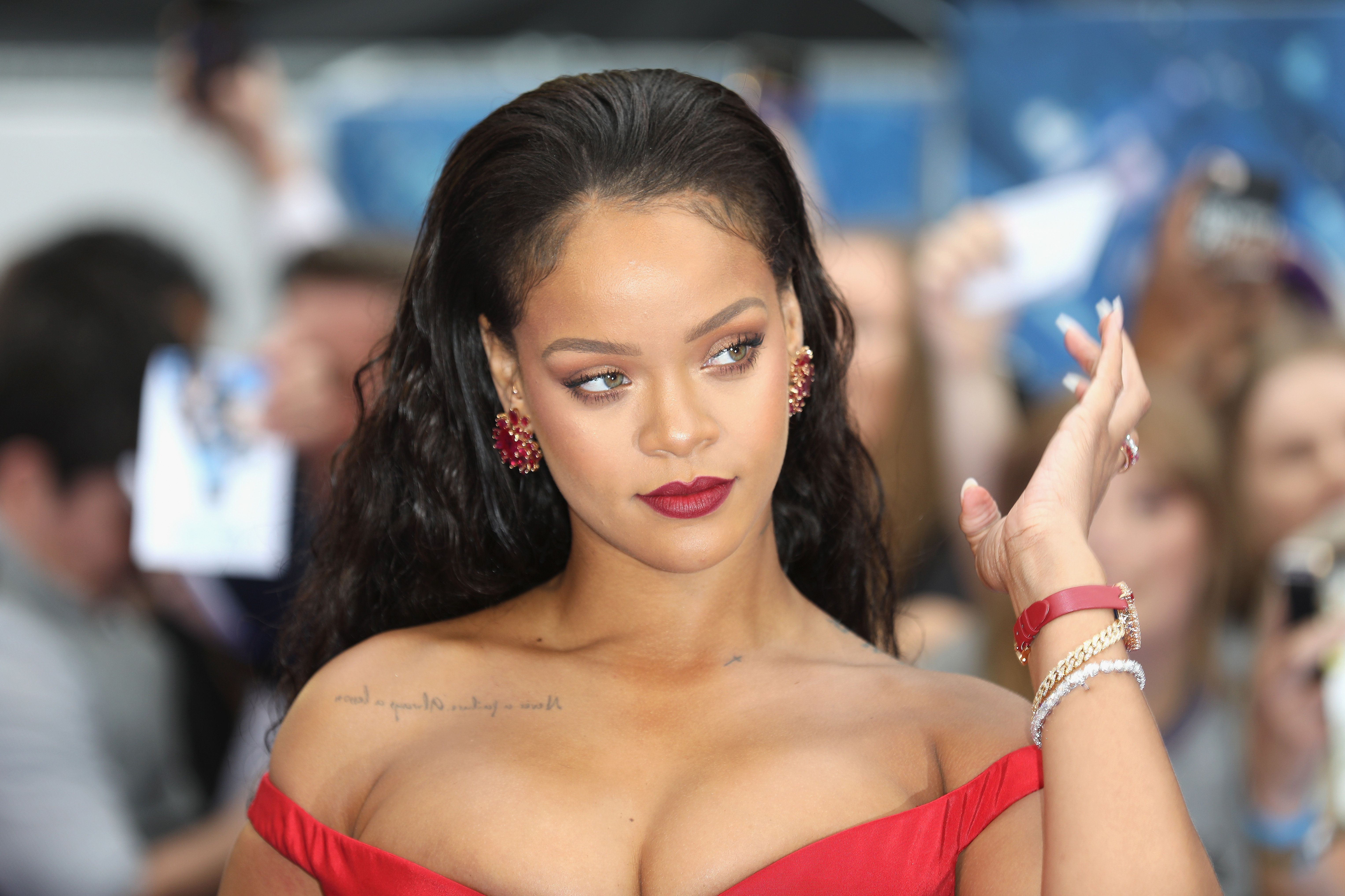 Rihanna Calling Out Snapchat Lost the App Half a Billion PAPER