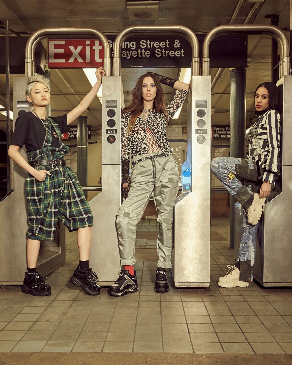 influenza kalligraf Som regel The Spice Girls' Iconic Platform Sneakers Are Back - PAPER Magazine