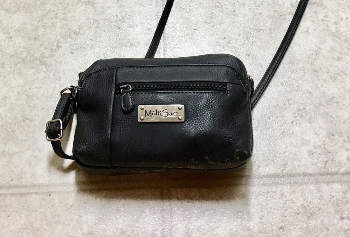 I Cleaned Out My Purse So That The World Can Finally Know What Women