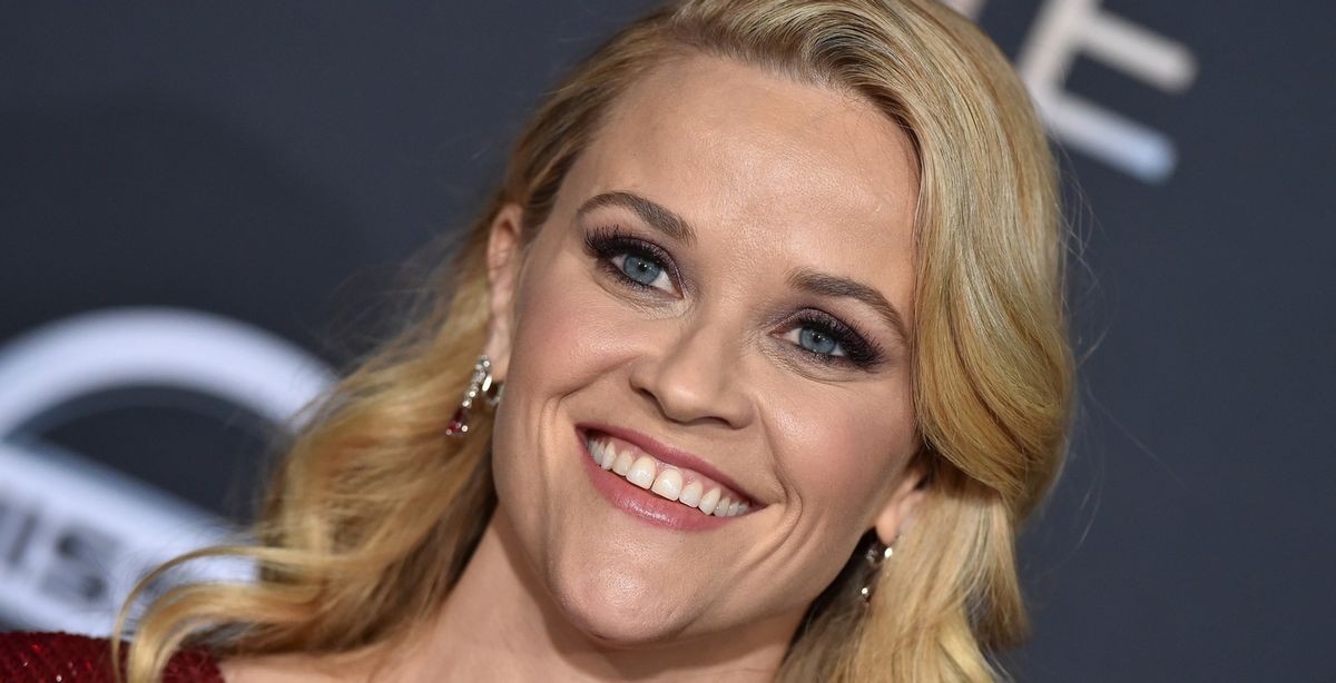 WATCH Reese Witherspoon Gushes Over Hanging Out With Oprah Comic Sands