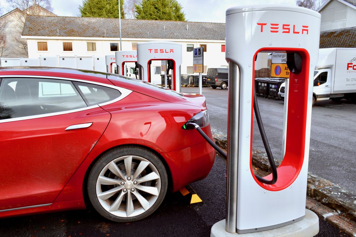 Tesla increases Supercharger cost by up to 100 percent - but still significantly undercuts gas