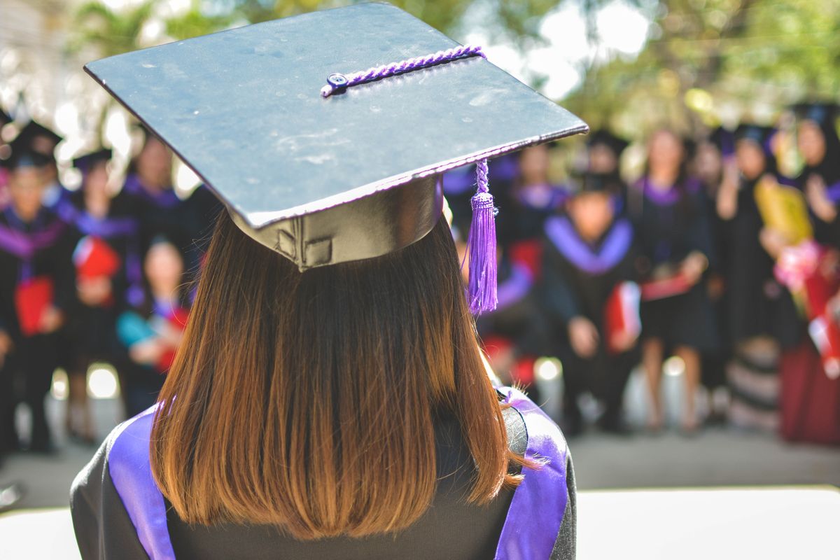 8 Graduation Gifts That Every College Graduate Actually Wants