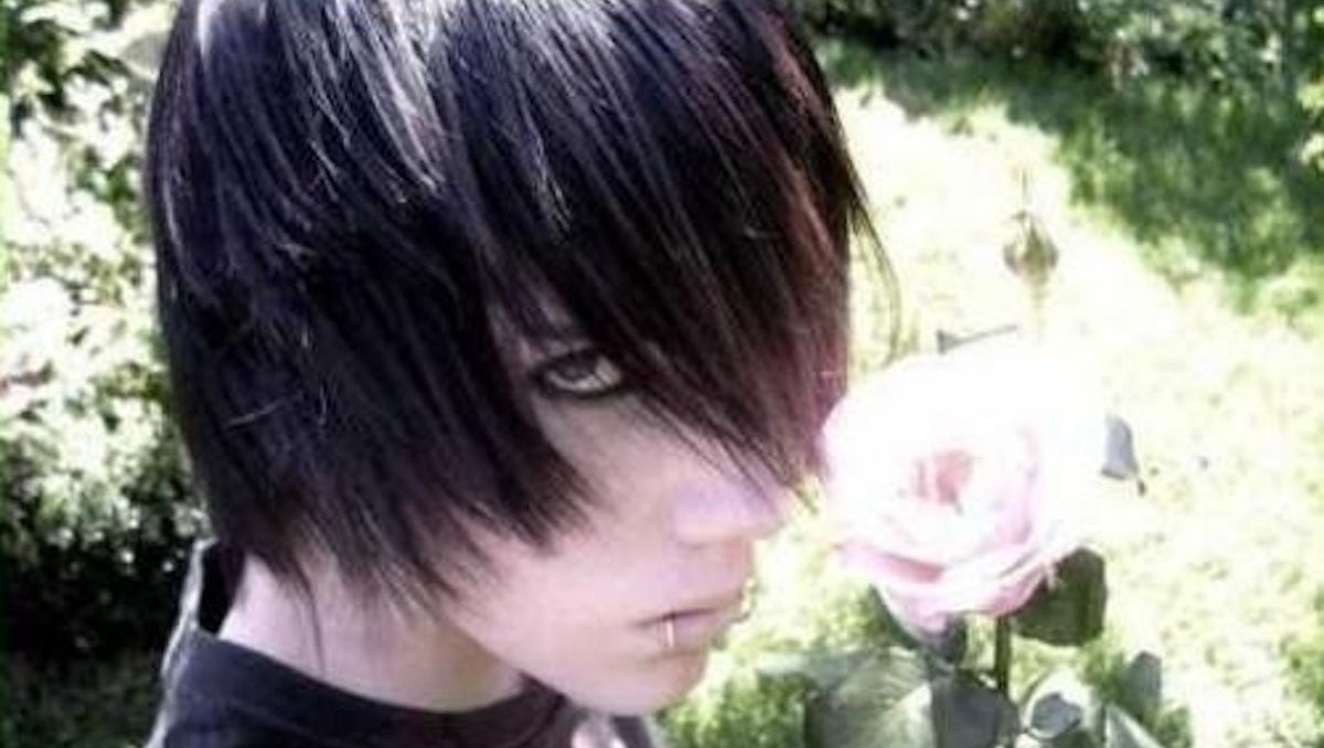 10 Signs You Were A 00s Emo Kid You Now Miss So Much It Just Might 10 Signs You Were A 00s Emo Kid You Now Miss So Much It Just Might