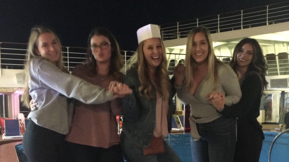 17 Bucket List Items For The Rising FGCU Senior