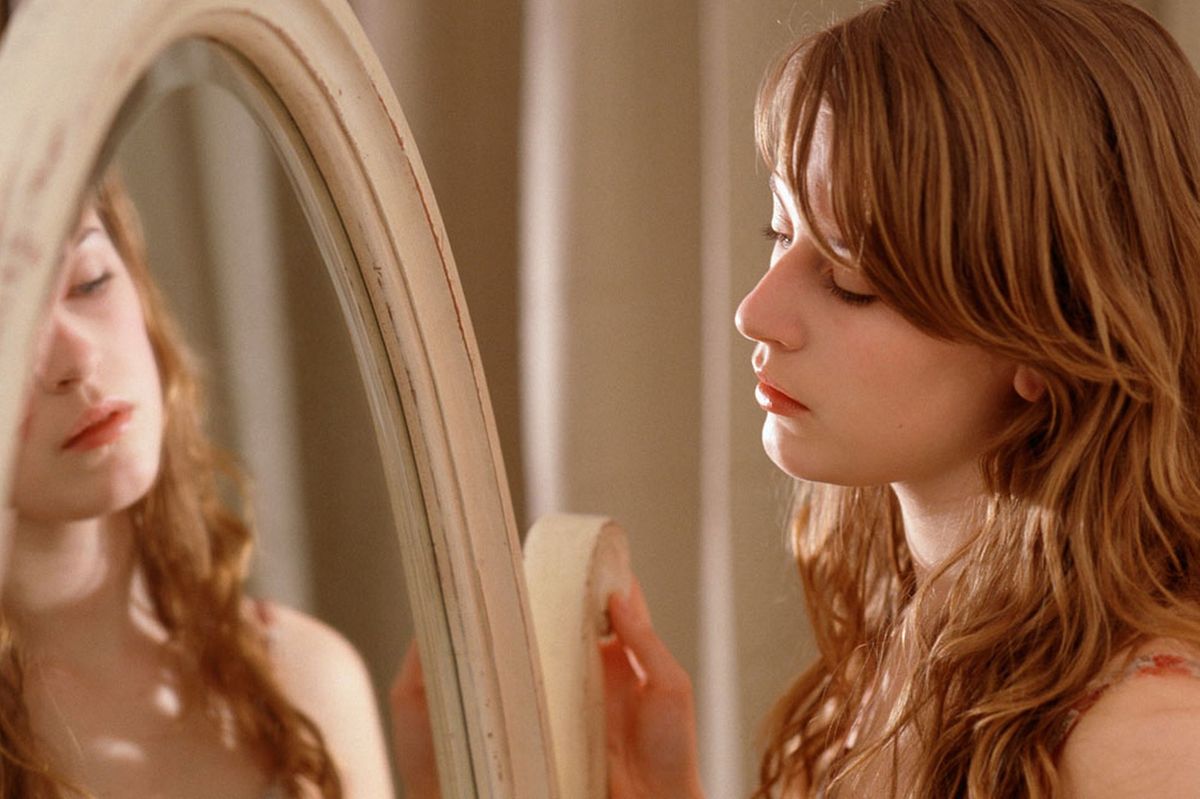 10 Thoughts To Have When You Look In The Mirror