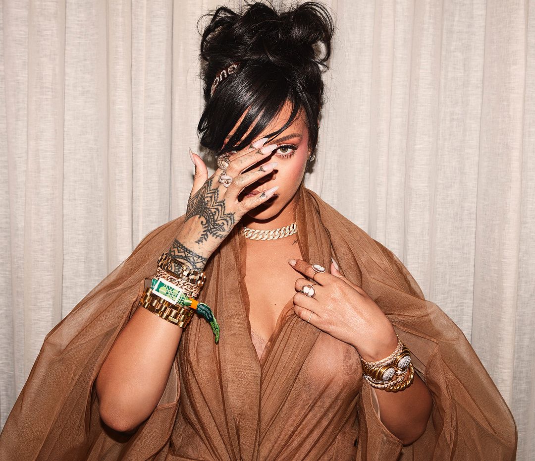 Rihanna Has A Secret Instagram Account Paper