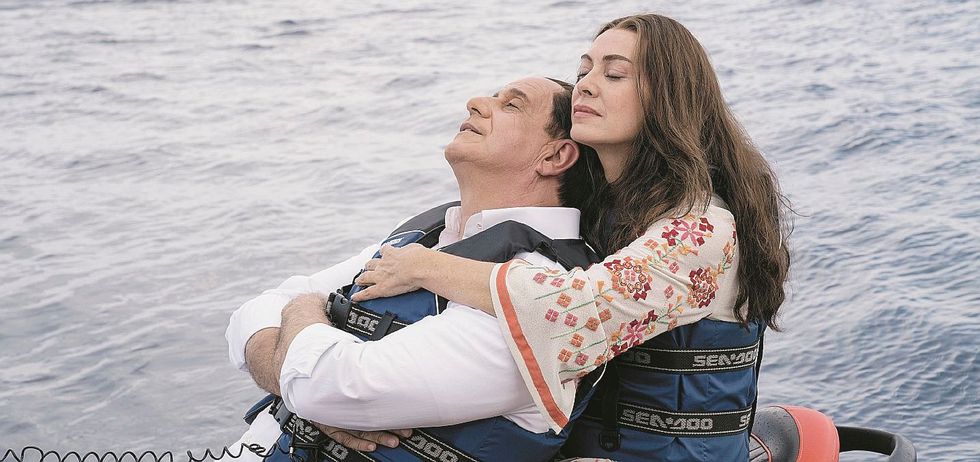 Svelato il Berlusconi di Sorrentino: è una maschera piena di stereotipi