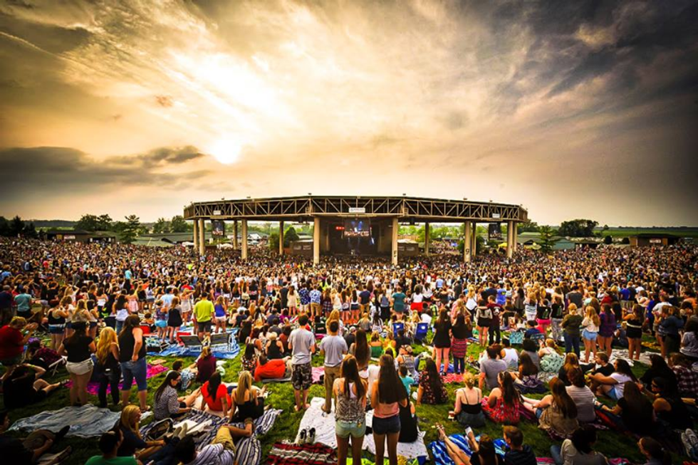 get-outside-with-these-outdoor-concert-and-movie-venues-in-nova