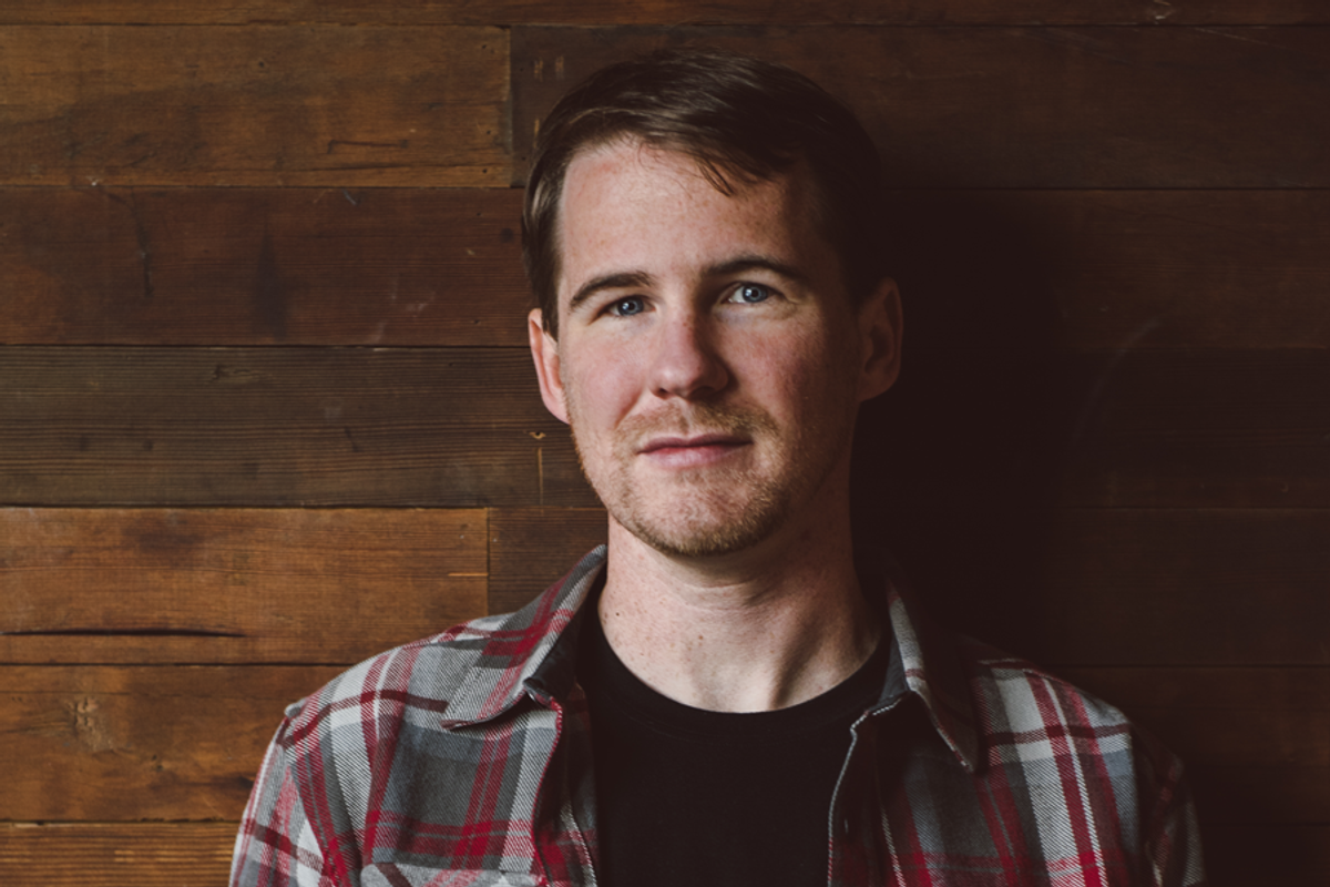 Lo scrittore cresciuto da due madri ha trasformato il padre in un mostro