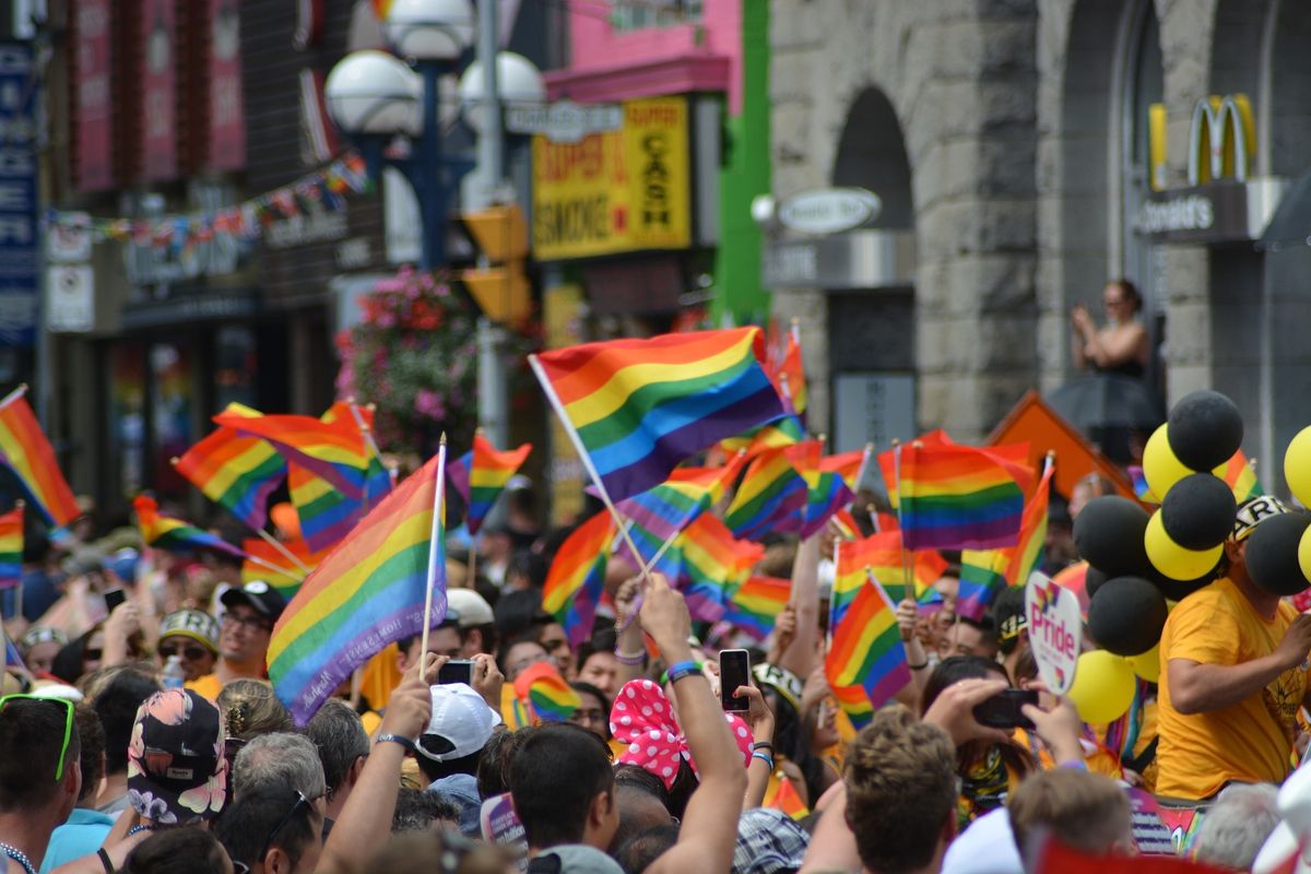 La «patente» Arcigay ai sindaci che giurano di affidare servizi alle associazioni Lgbt