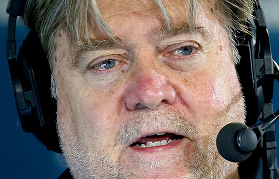 Here's What The Fuck Is Going On With Steve Bannon And Robert Mueller