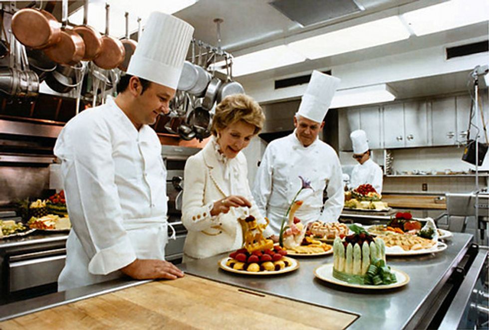 Making Thanksgiving 'Monkey Bread' With Nancy Reagan