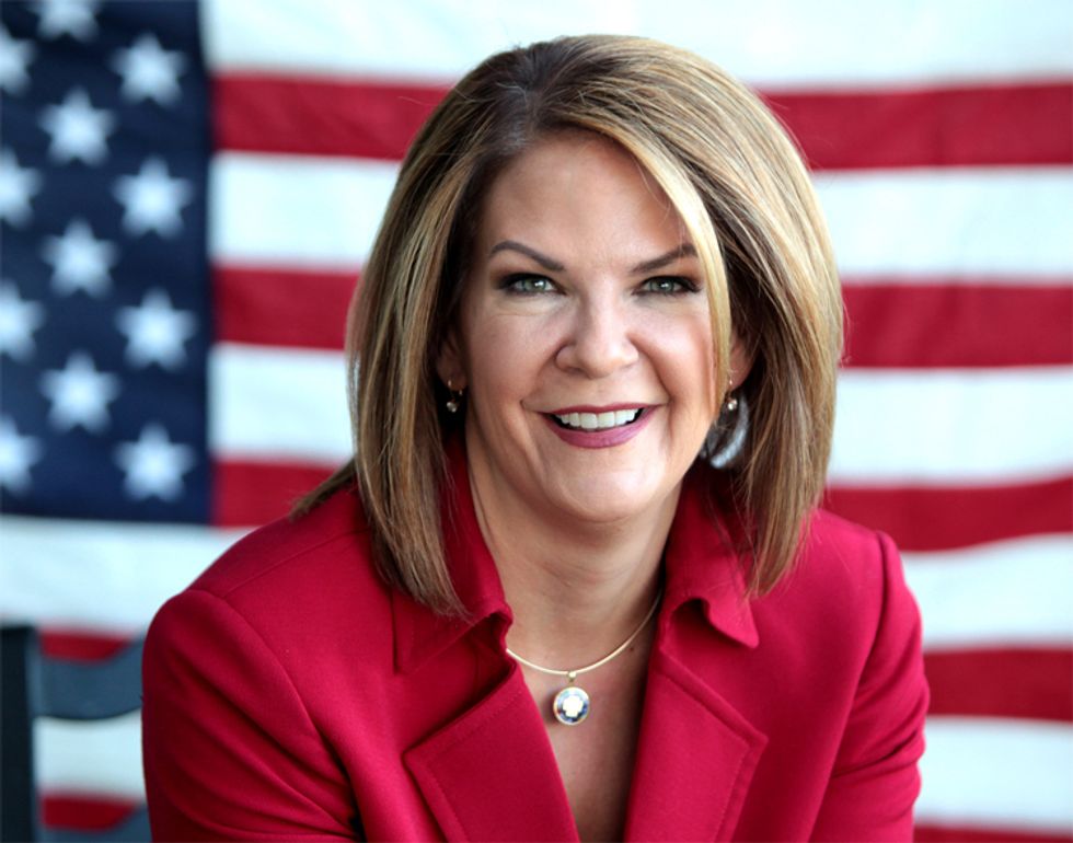 Wingnut Kelli Ward Gets Sean Hannity's Endorsement To Murder Jeff Flake (With Votes)