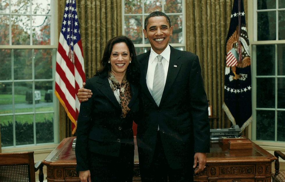Sure Guys, It Is Awesome That We Are Shitting On Kamala Harris