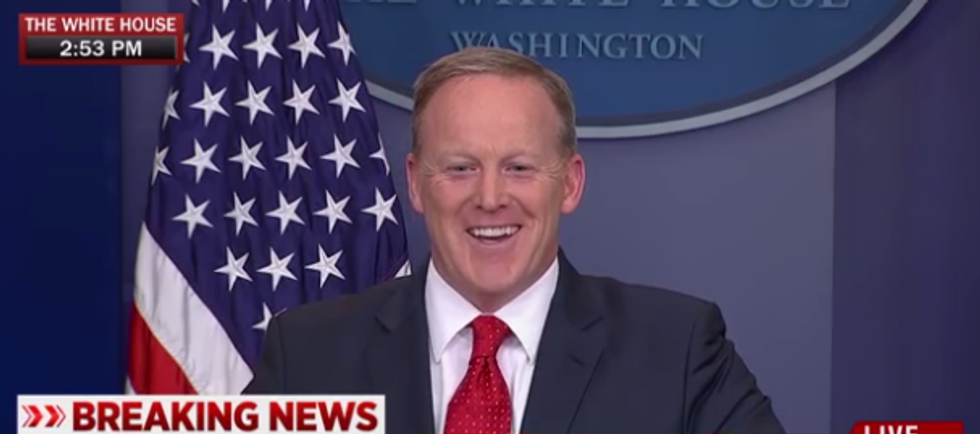 Liveblogging BIG PORKY SEAN SPICER'S Last Press Briefing Ever, Unless He Does Another One