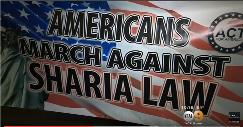 Geniuses Across America To Protest All The 'Sharia Law' No One Is Doing To Them