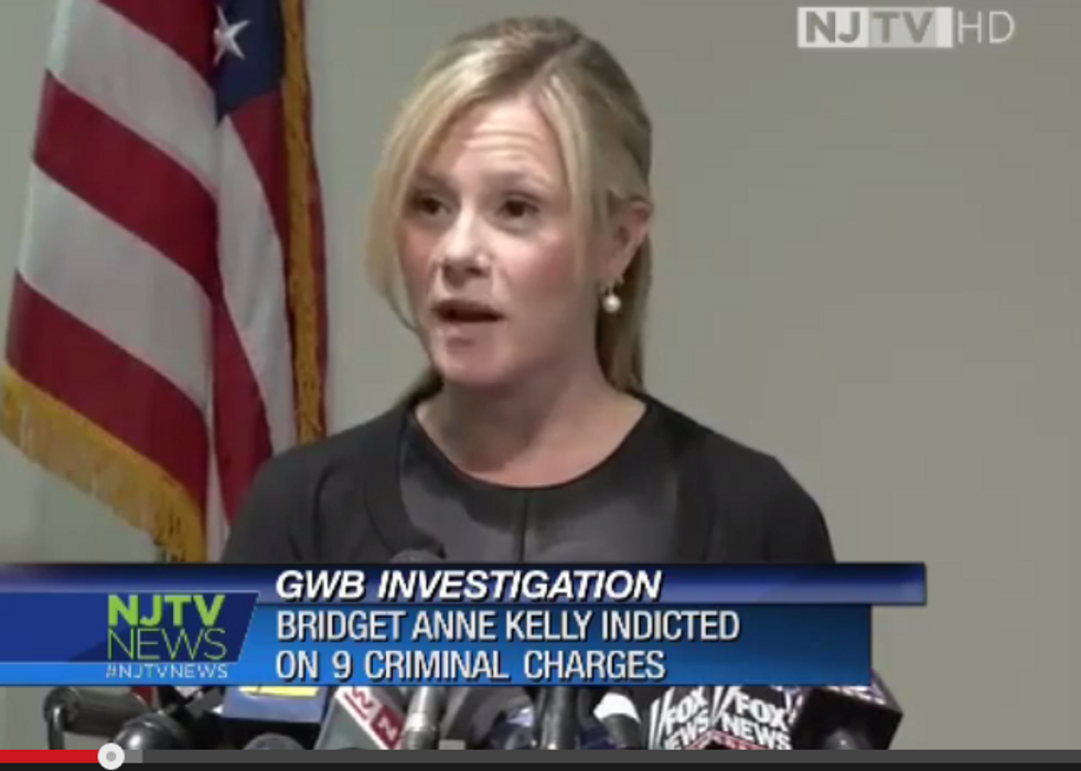 Mean Judge Sentences Pretty Blonde Lady to Prison for Bridgegate, UNFAIR!!!