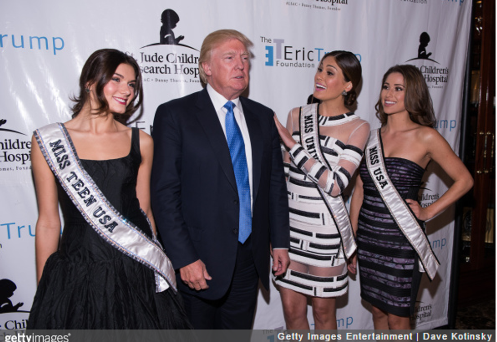 Donald Trump Finally Finds Locker Room. Whoops It Has Naked Miss Teen USA Girls In It!