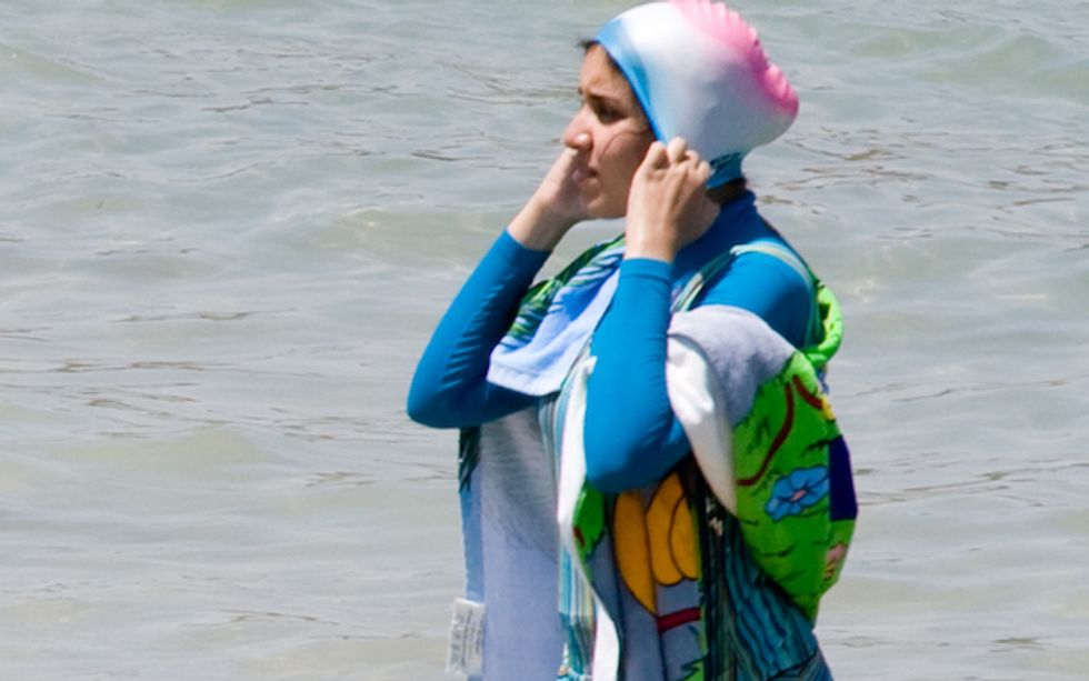 British Lady So Sad Muslim Ladies Can Wear Whatever The F They Want At The Beach