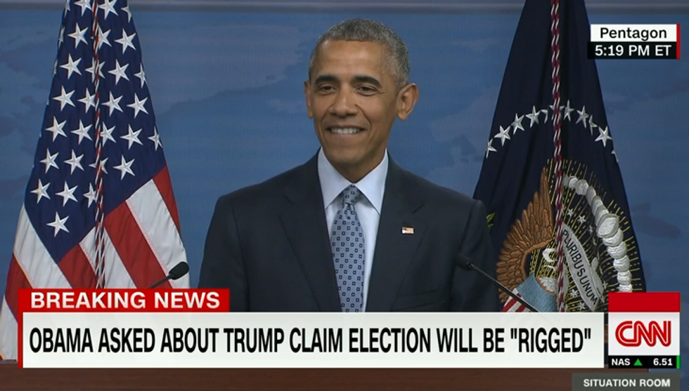Barack Obama Can't Stop LOLing At That Dumb Whack-Off Donald Trump