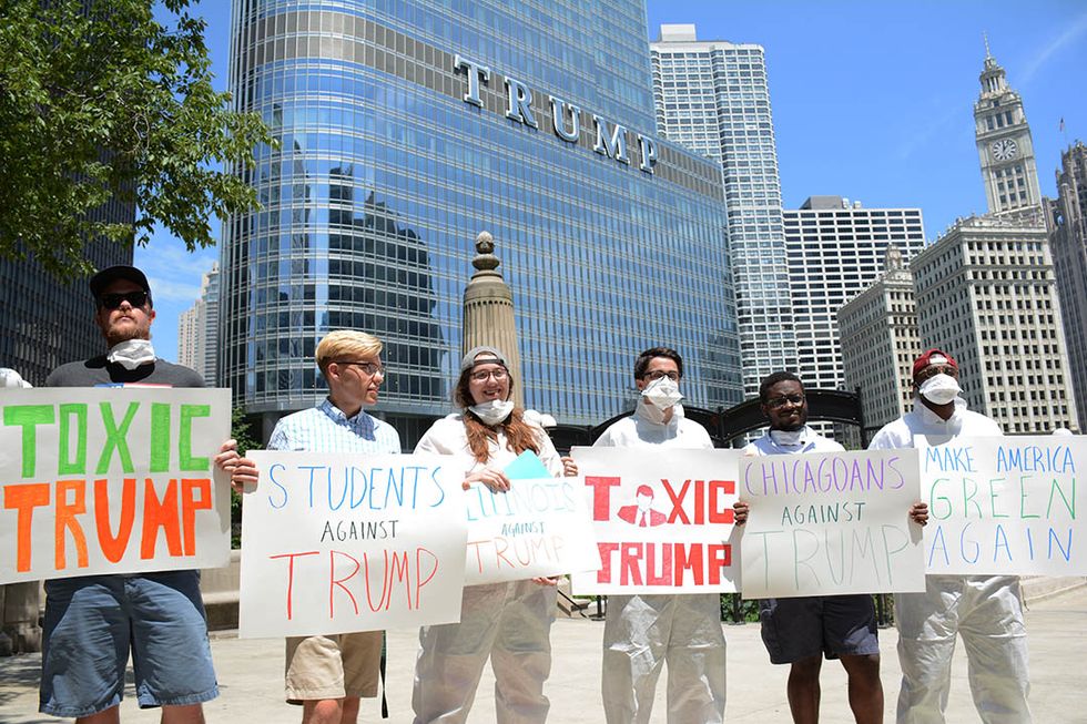 Angry Youths Attempt Riot in Chicago While Trump Begs For Money