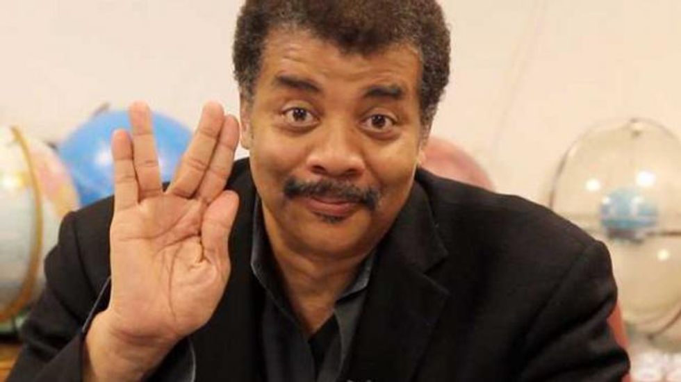 Neil deGrasse Tyson Trolls Christmas
