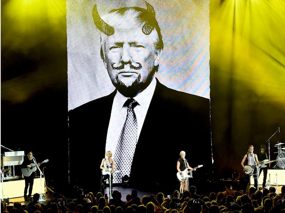 Uh Oh, Rednecks Gotta Stomp Their Dixie Chicks CDs To Death Again. Your Weekly Dance Party!