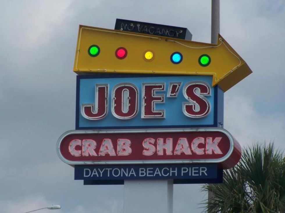 Joe's Crab Shack Very Sorry For Serving Crab Nachos With Side Of Lynchings