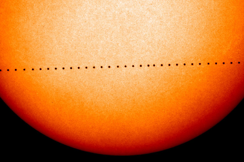 Science News! Planet Mercury Doing Cool Thing Today. Go Watch It On The Internet!