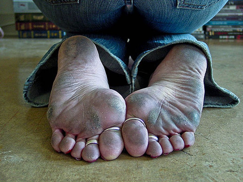 British Rag 'Daily Mail' Can't Stop Puking Over That Nice Princess Woman's Gross Toes