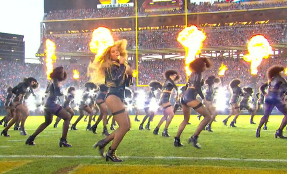 Beyoncé Super Bowl Show Features Black People, Wingnuts Super Outraged