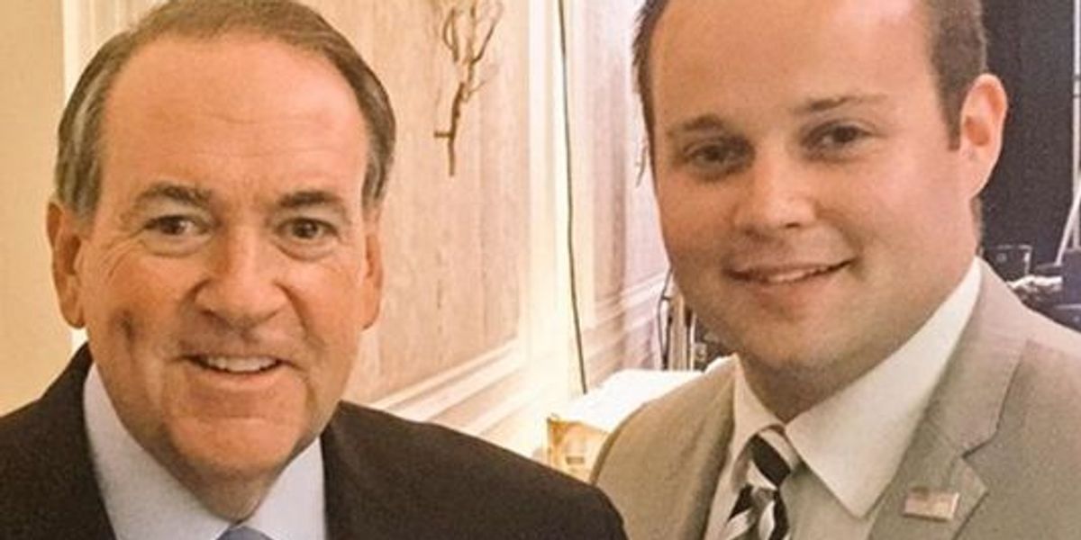 Looks Like Mike Huckabee And The Duggars Are Still Totally Gay For Each Other