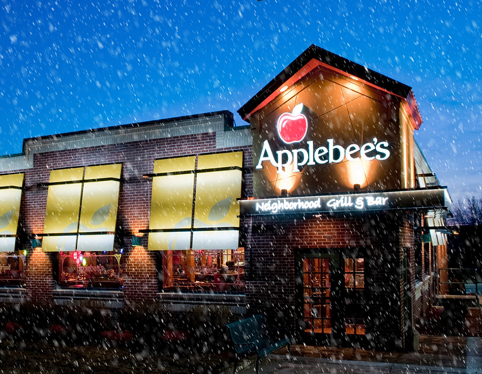 Applebee's Customer Finds Fingertip In Salad, Is Somehow Surprised