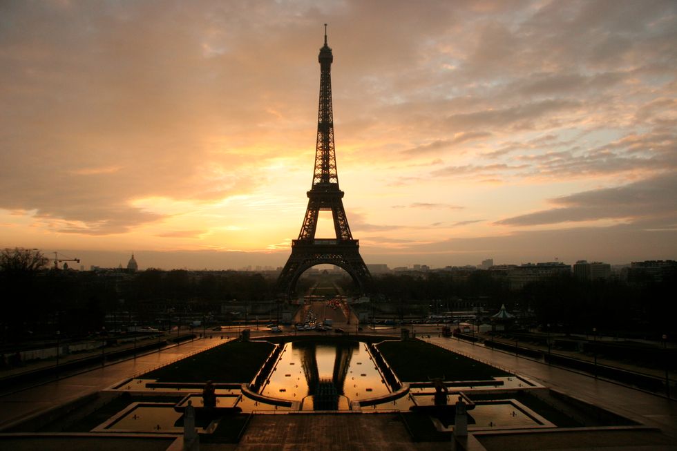 Liberté, Égalité, Ménage À Trois: It's Your Weekly Top Ten!