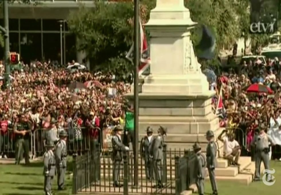 Here Goes South Carolina's Treason Flag. Bye-Bye Treason Flag! Byeeeee!