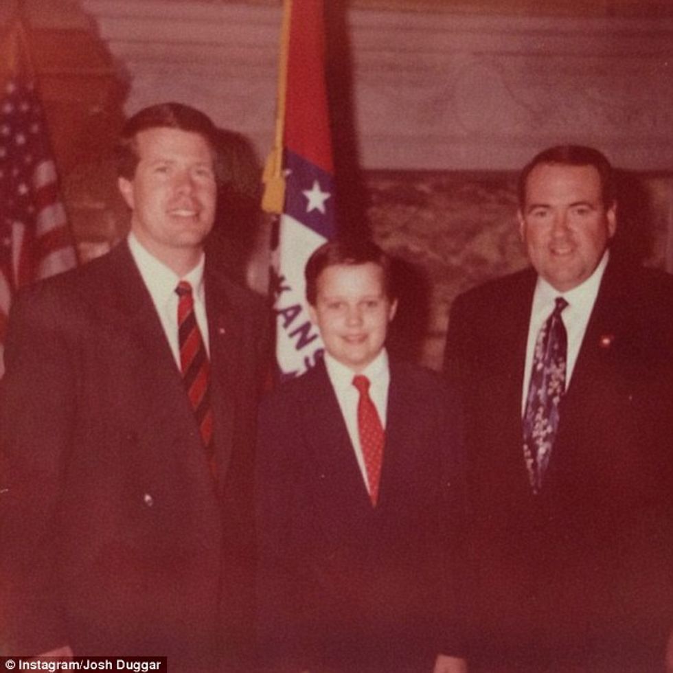 Mike Huckabee Removes Nasty Duggar Stains From Campaign Website