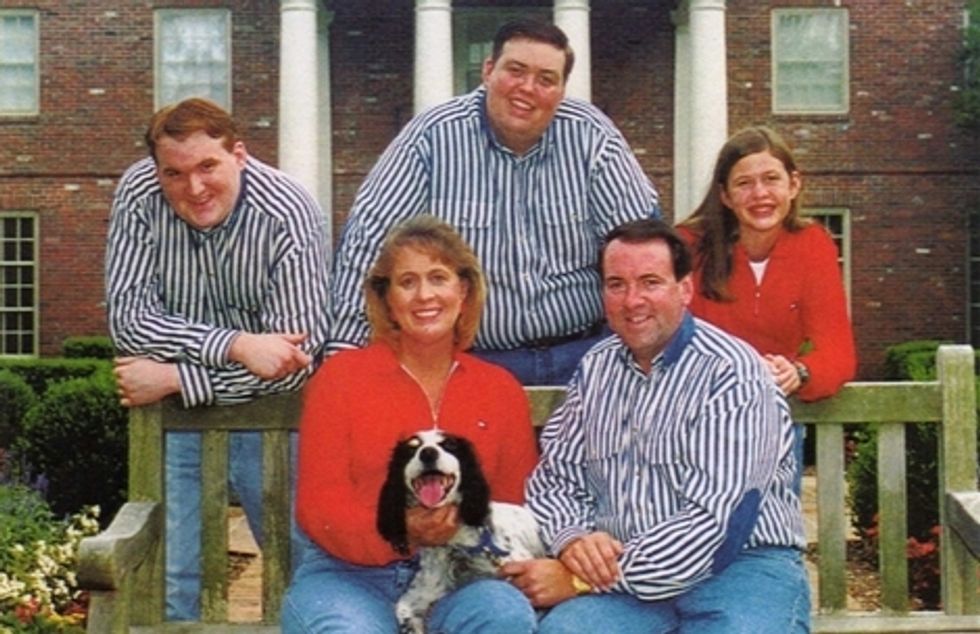 Huckabee: That Duggar Boy Made A Mistake, Just Like When My Son Murdered That Dog