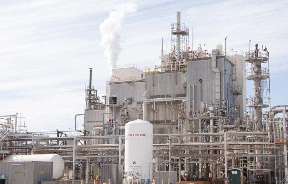 DuPont Chemical Plant Kills 4 Employees, Pays $99,000 Fine. That'll Learn 'Em.