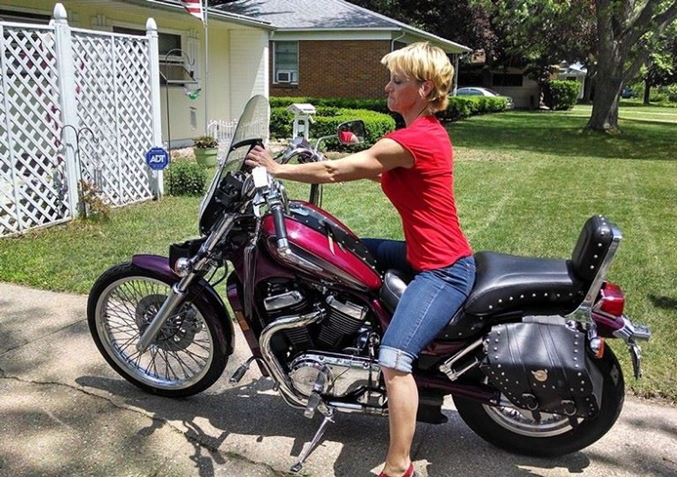 Wingnut Lady Shoots Self Dead While Adjusting Boob-Gun