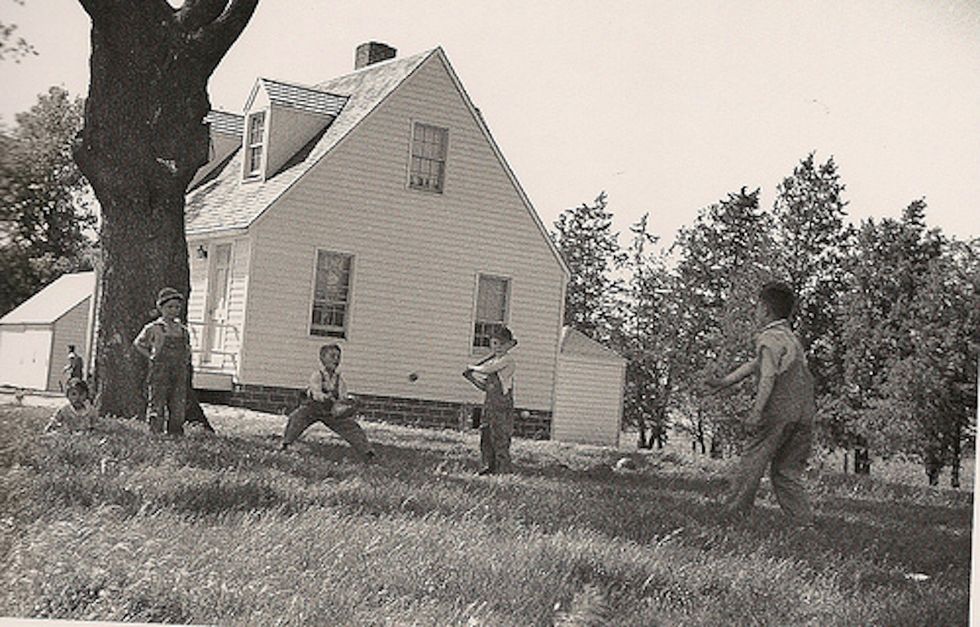 Parents Let Kids Walk Around Neighborhood Unsupervised, Are Terrible Parents Obviously