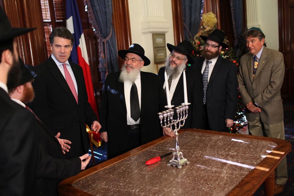 Rick Perry Thinks Jews Did The Boston Tea Party. Merry Passover, The Jews!