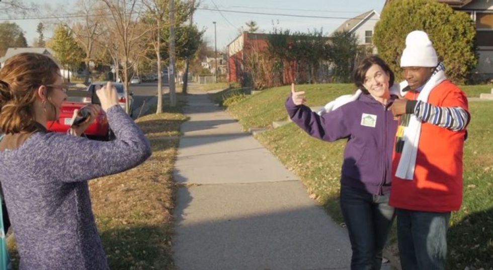Lady Mayor of Minneapolis Is A Thuggy Thuggy Finger-Pointing Gang-Banger