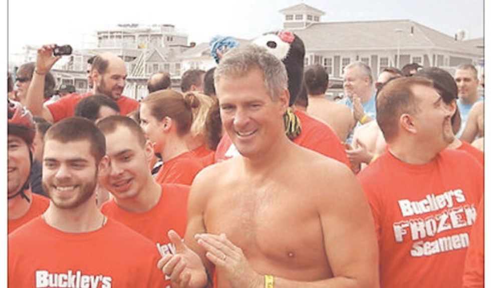 Scott Brown Knows More About Lady Stuff Than Dumb Lady He's Running Against