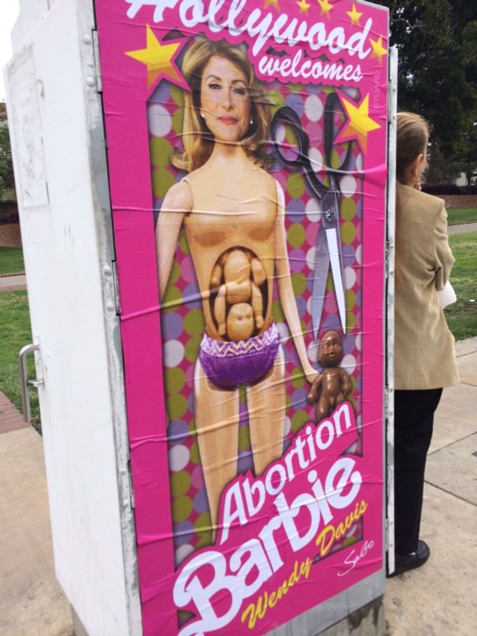 Some Douche Pretty Sure Wendy Davis Could Have Carried Baby To Term In Her Fallopian Tube, Because Science