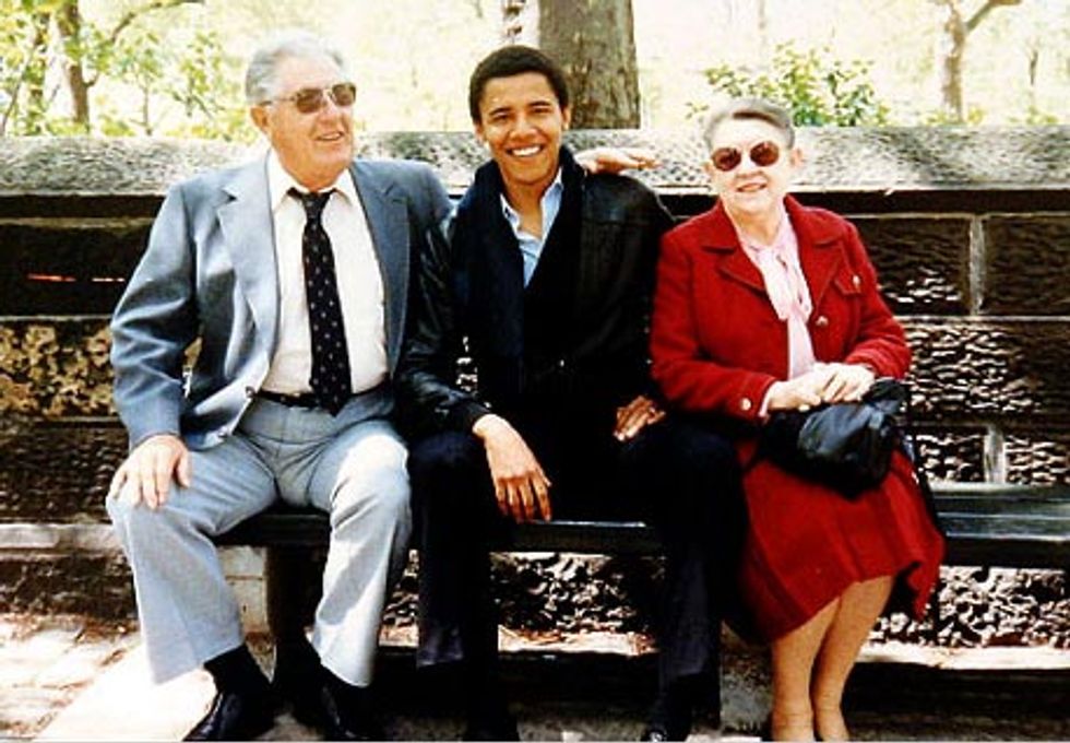 Woman Says CIA Got Coked-Up Murderer Obama Into Elite Prep School, Also Why Are All These Spiders Crawling On Her?