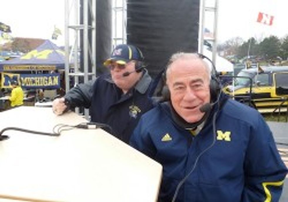 Voice Of Michigan Wolverines Football Thinks Tiger Woods & All The Blacks Should Be Proud Of Fried Chicken Eating Ways
