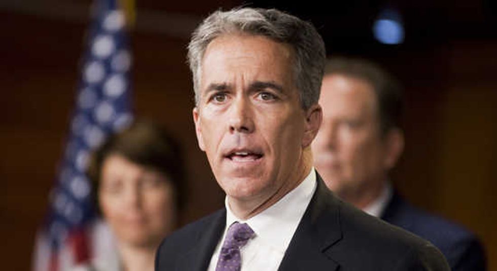 Unemployed Loser Ex-Congressman Joe Walsh Goes Back To What He's Best At: Not Feeding His Kids