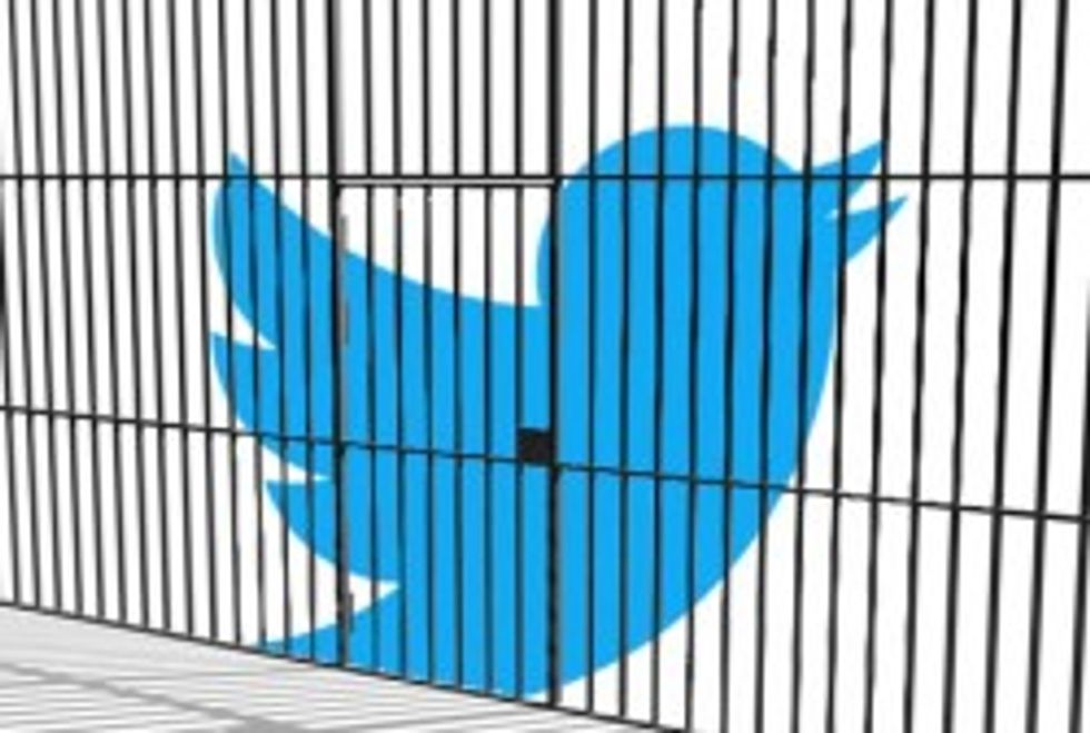Journalism Hero ‘Twitter’ Bravely Supports First Amendment, Dirty Hippies