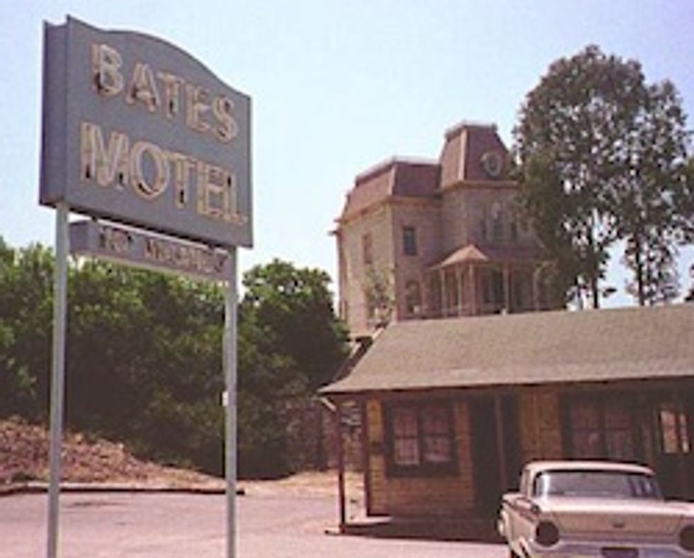 Terrified DNC Reporters Trapped Inside Filthy Butthole Murder Motels, Nation Laughs